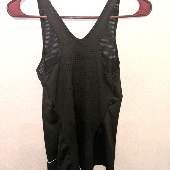 🎉HP🎉 Nike Pro Workout Tank - Picture 2 of 4